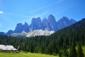 Panorami delle Dolomiti: Cascate di Stanghe, Ferrovia dello Stubaital e Monte Cavallo