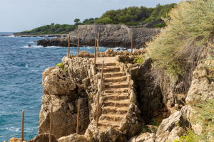 Trekking sul sentiero Tire-Poil a Cap d'Antibes