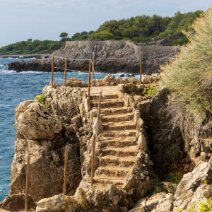 Trekking sul sentiero Tire-Poil a Cap d'Antibes