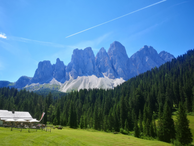 Panorami delle Dolomiti: Cascate di Stanghe, Ferrovia dello Stubaital e Monte Cavallo